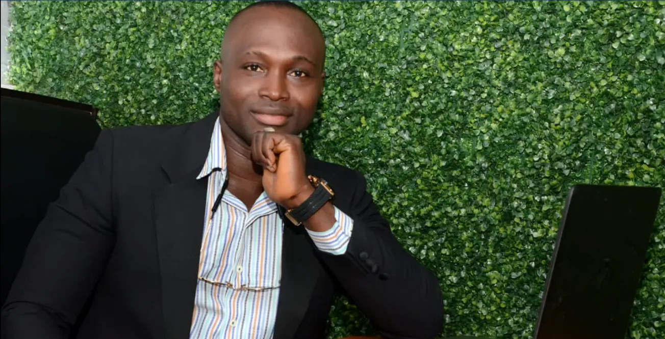 𝐓𝐡𝐞 𝐀𝐈 𝐓𝐚𝐤𝐞𝐨𝐯𝐞𝐫: 𝐇𝐨𝐰 𝐀𝐫𝐭𝐢𝐟𝐢𝐜𝐢𝐚𝐥 𝐈𝐧𝐭𝐞𝐥𝐥𝐢𝐠𝐞𝐧𝐜𝐞 𝐈𝐬 𝐑𝐞𝐝𝐞𝐟𝐢𝐧𝐢𝐧𝐠 𝐭𝐡𝐞 𝐁𝐞𝐚𝐮𝐭𝐲 𝐈𝐧𝐝𝐮𝐬𝐭𝐫𝐲